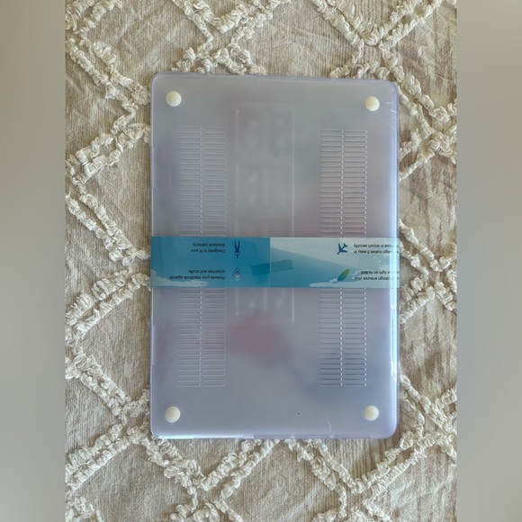 Mac Book Pro Retina 15” Hard Shell Case - Picture 6 of 7